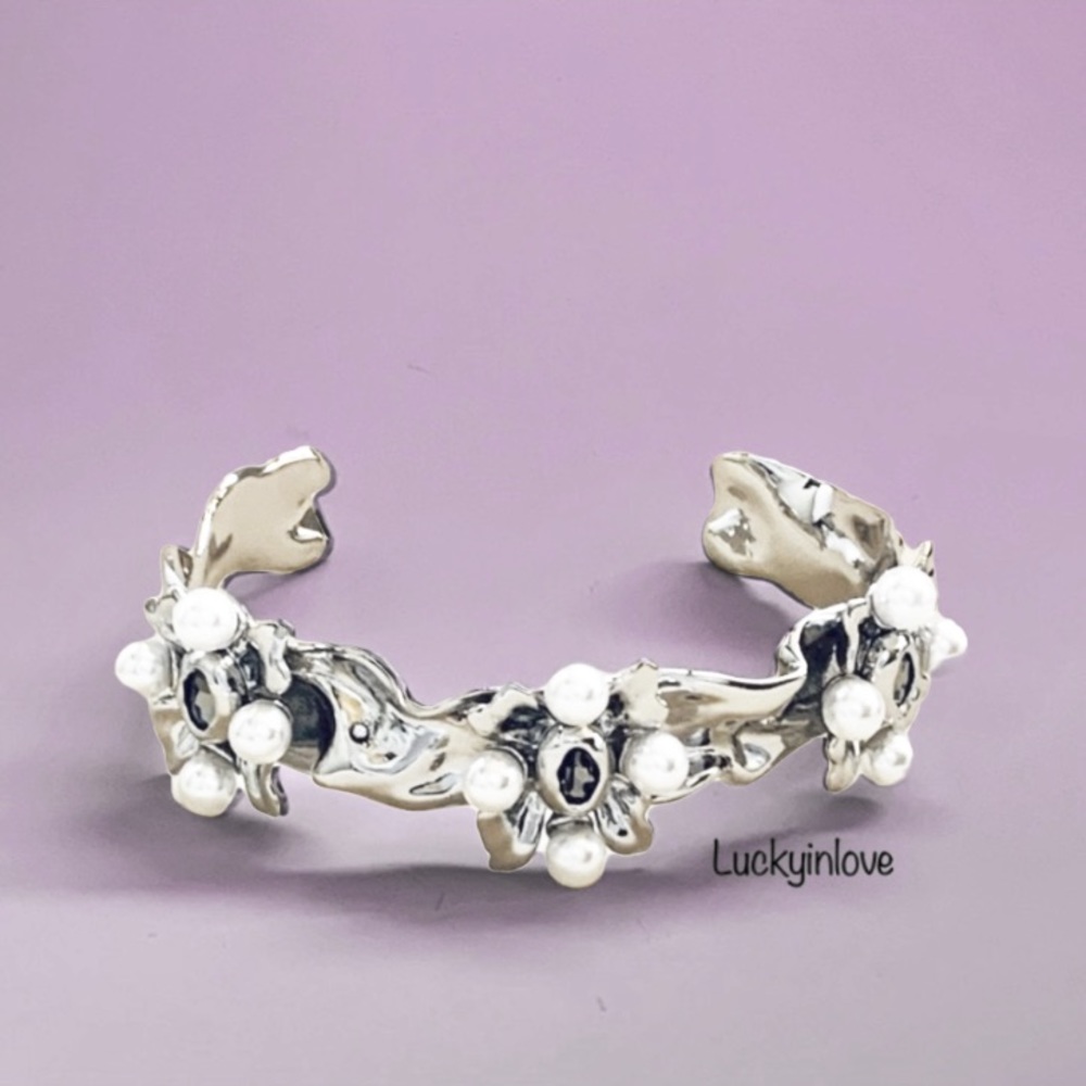 ALEXIS BITTAR • Silver Byzantine Faux Pearl Flower Ruffle Crumpled Cuff Bracelet